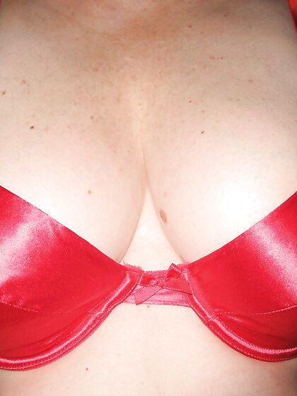 Mature Cumslut Looking For Doms