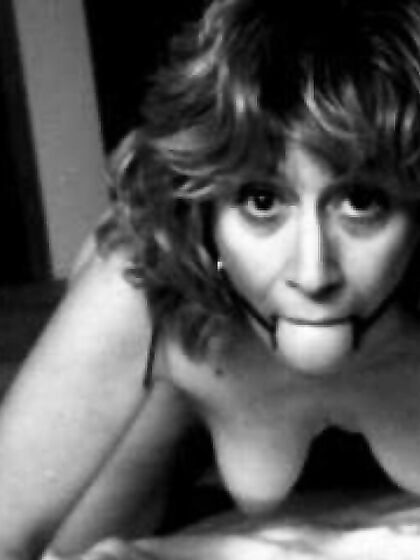 Mature Cumslut having Fun