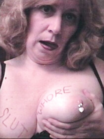 Mature Cumslut having Fun