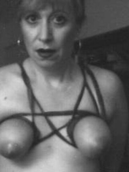 Mature Cumslut having Fun