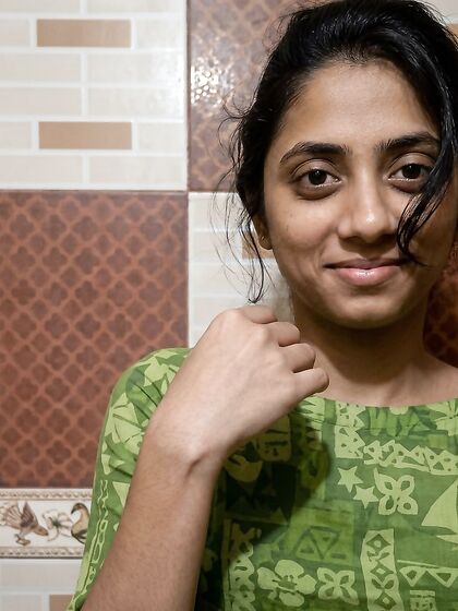 Cute ooodesi Bangladeshi girl nude selfie.