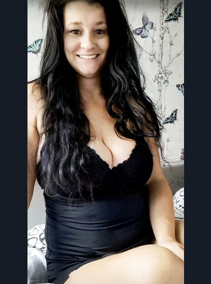 Eva Polish busty milf wife whore