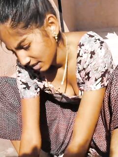 Mallu desi bhabhi cleavage