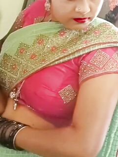 Desi wife saree navel