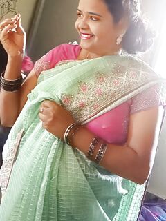 Mallika bhabhi navel