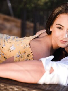 Sexy Brunette Ginebra Bellucci Pleasures Her Cocky Boyfriend Outdoors