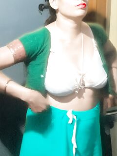 Aunty bra open boobs