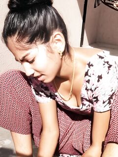 Anitha aunty deep cleavage