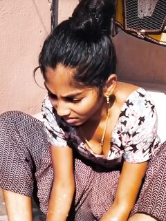 Deep cleavage bhabhi