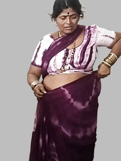 Saree change mom