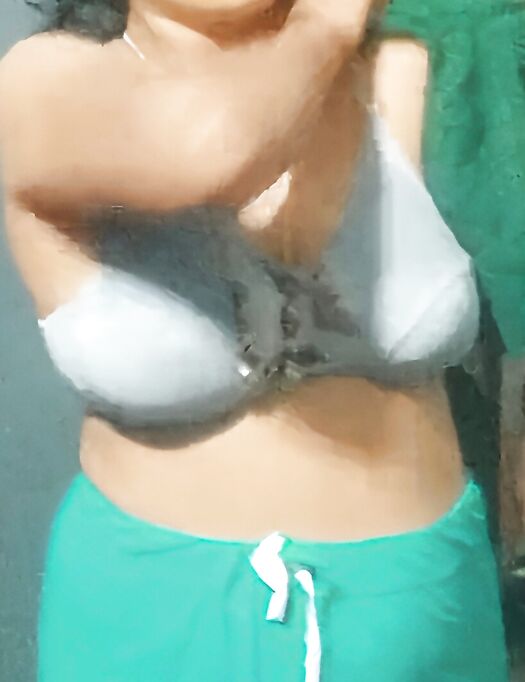 Veey hot desi spy bhabhi