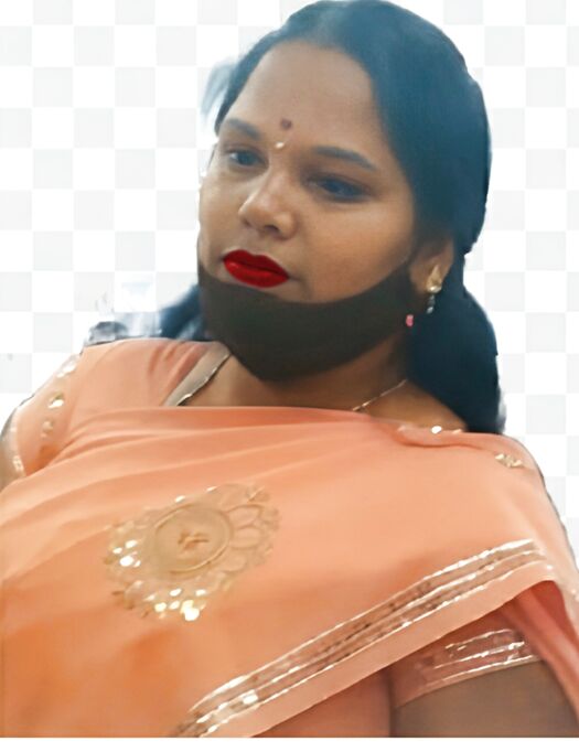 Saree boob