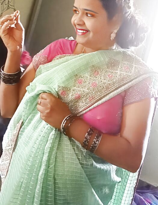 Mallika bhabhi navel