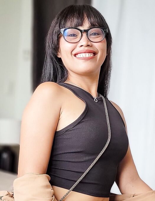 Shae San Fucks MILF Trip - Set 1