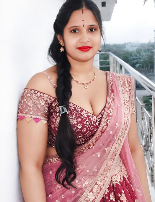 Cleavage aunty