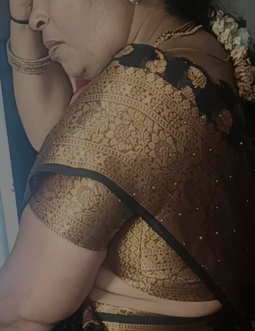 Navel bhabhi