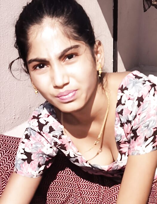 Niharika bhabhi cleavage