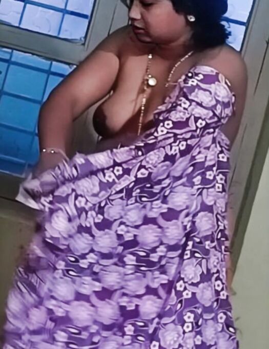 Aunty boobs