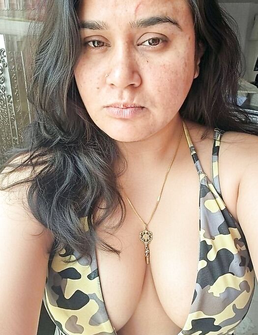 Desi hot mom