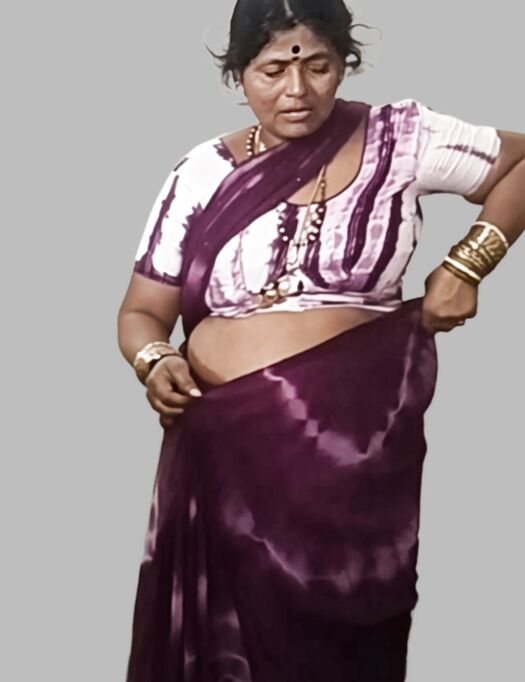 Saree change mom