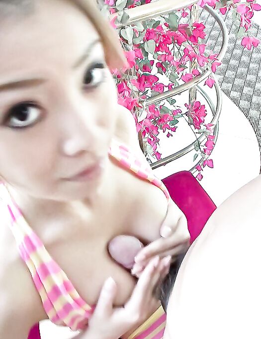 Licentious Asian Girl Rei Serizawa Is Beading Her Mouth On The Stiff Piston