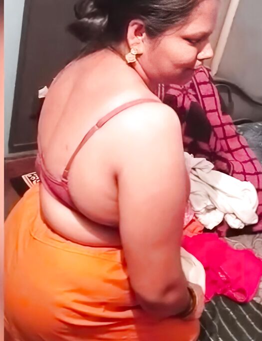 Aunty hot